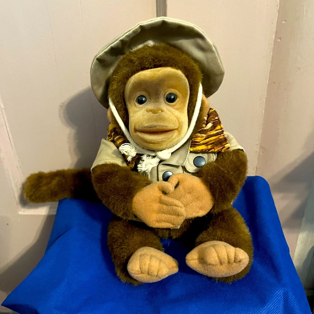 Hosung plush monkey